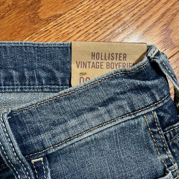 Hollister boyfriend jeans - Picture 3 of 3